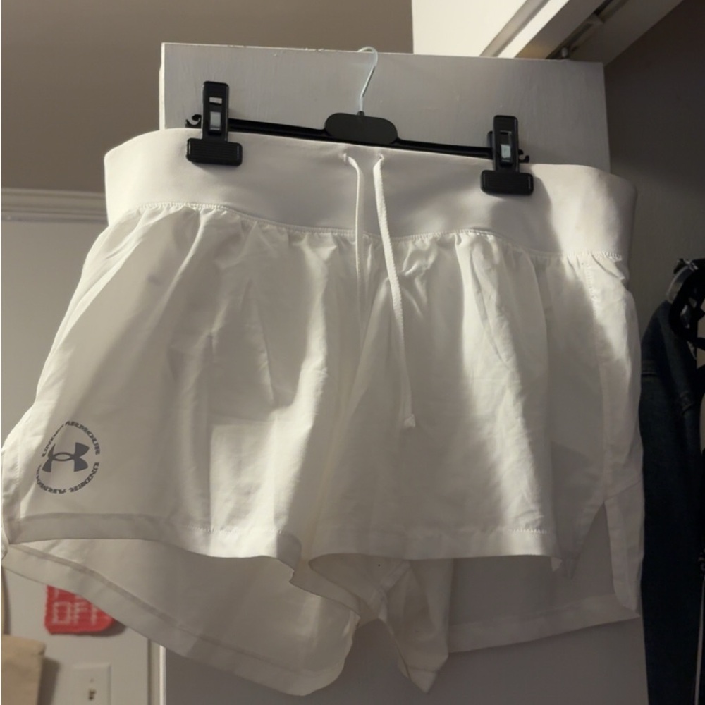 Under Armour White Athletic Shorts Lightweight Performance